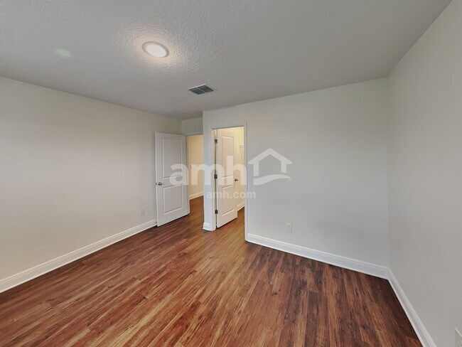 Building Photo - 2800 Ponds Trl