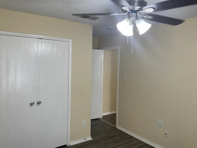Building Photo - 6312 Fern Meadow Dr