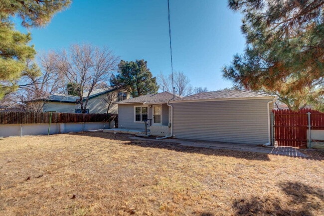 Building Photo - 2710 27th St