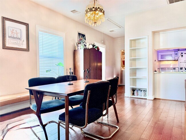 Building Photo - 4919 Walker St