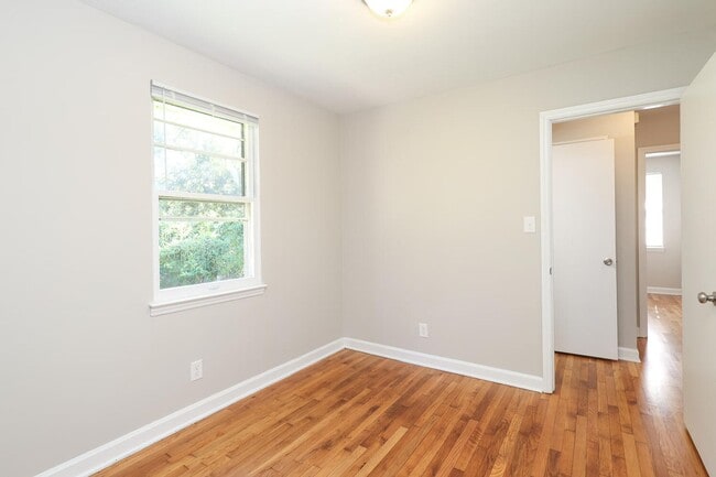 Building Photo - Newly renovated Ranch style 3 bedroom 1 ba...