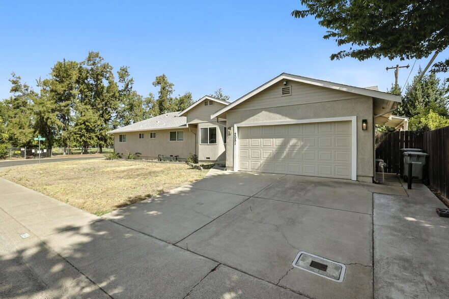 Building Photo - 2051 56th Ave