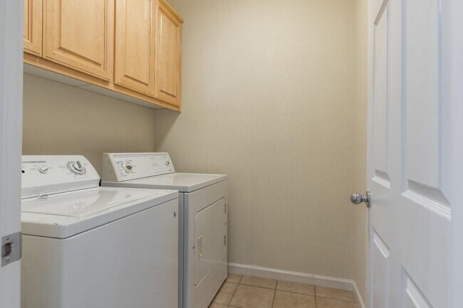 Building Photo - 20863 Grapevine Dr