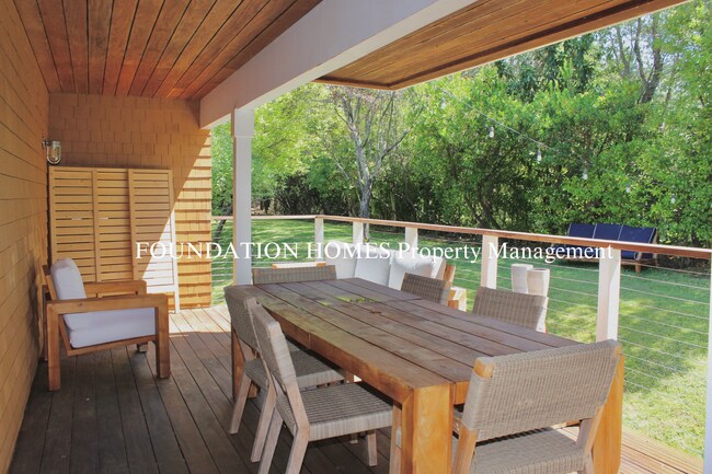 Building Photo - VIDEO - Prime Ross Residence- 4BD/3BA - La...