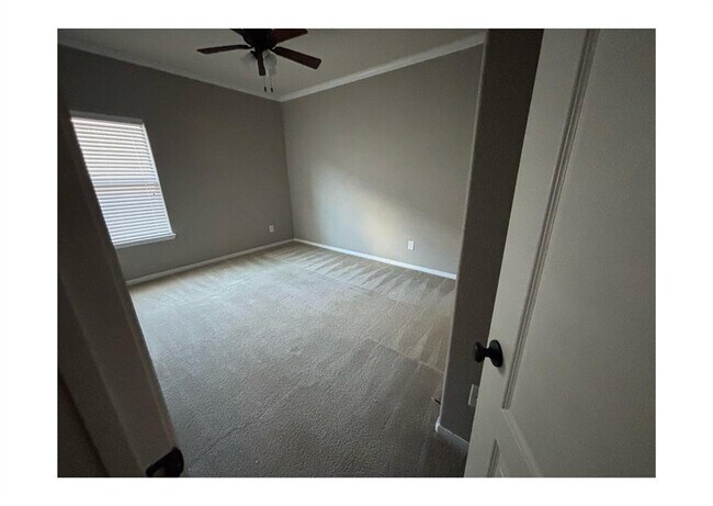 Building Photo - 15518 Huddleston Dr