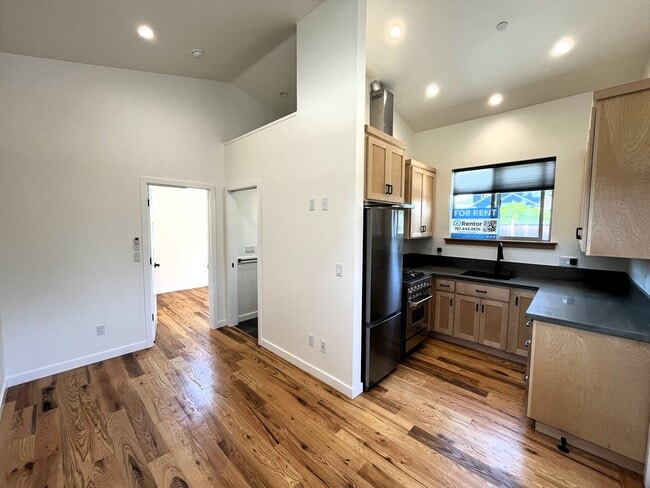 Building Photo - Sunny, Charming Pet-Friendly Brand New 2025 1 Bedroom Home for Lease in Blue Lake, CA
