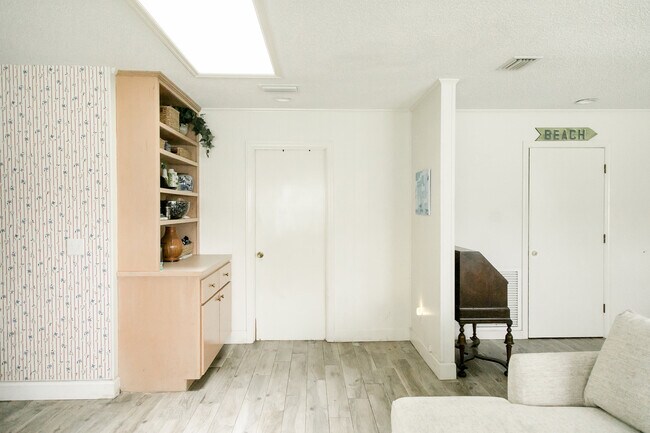 Building Photo - 509 Rivera Dr