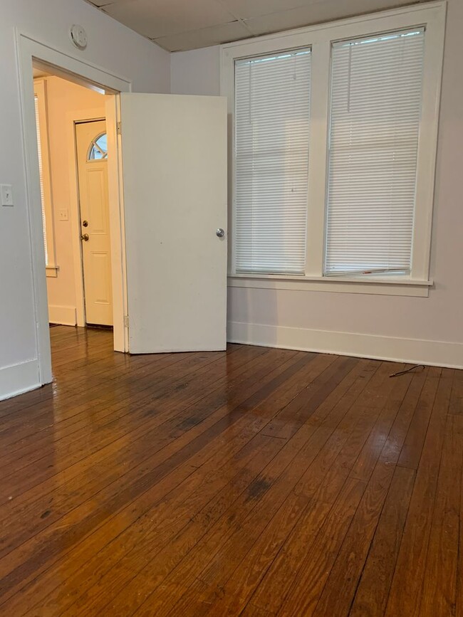 Building Photo - Two Bedroom House in Muskegon