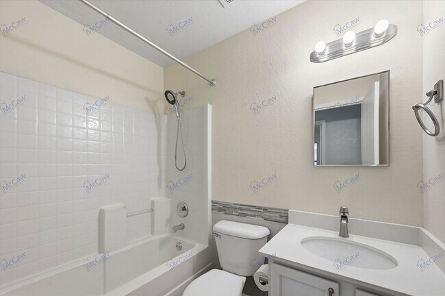 Building Photo - 8401 Swan Park Dr