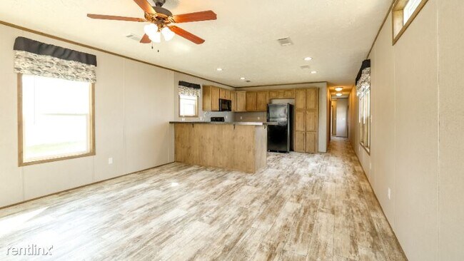 Building Photo - 3 br, 2 bath Mobile Home - 136 Sycamore Loop