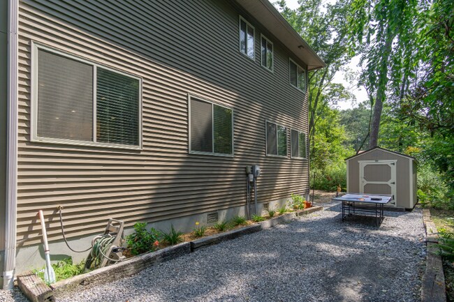 Building Photo - 752 Hiawassee Ave