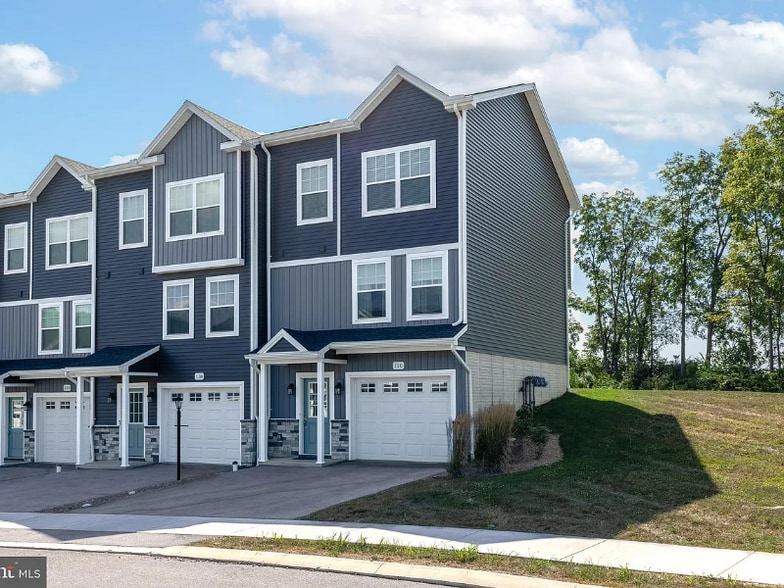 Primary Photo - 116 Highpoint Park Dr