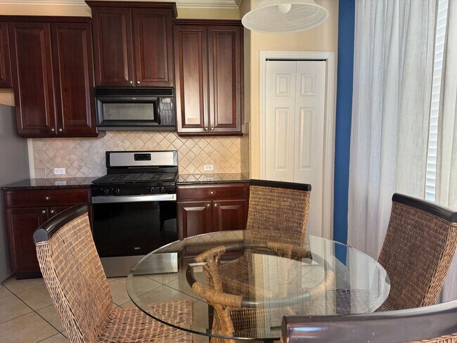 Building Photo - 860 Assembly Ct