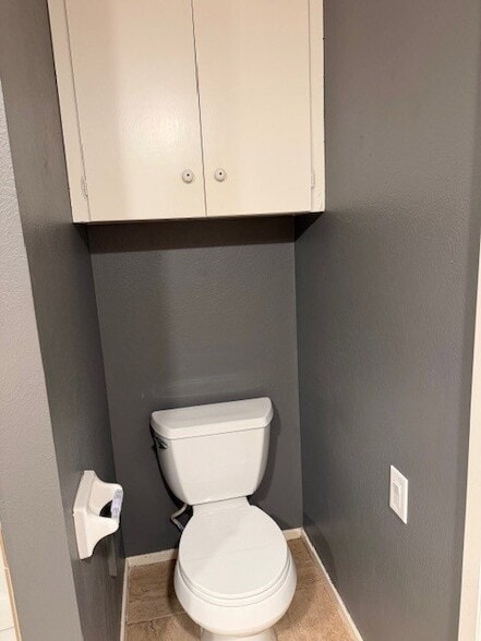 Building Photo - 1402 W Pecan Ave