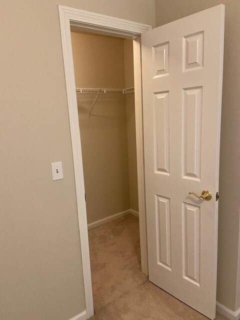 Building Photo - 2002 Larson Dr