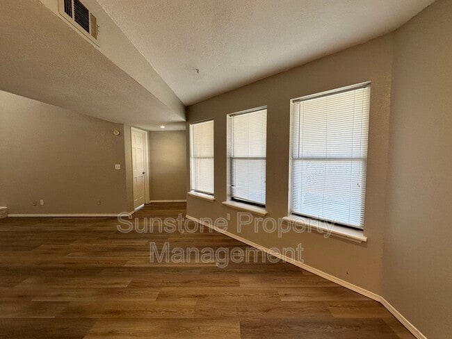 Building Photo - 12303 E 87th St N