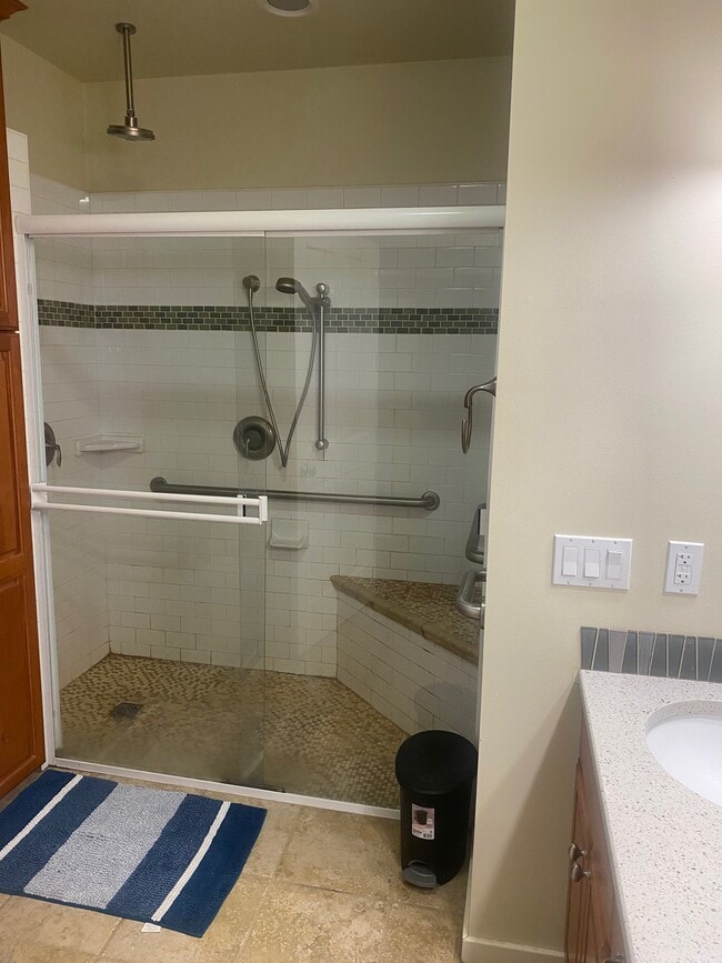 Building Photo - 25 Jefferson Way