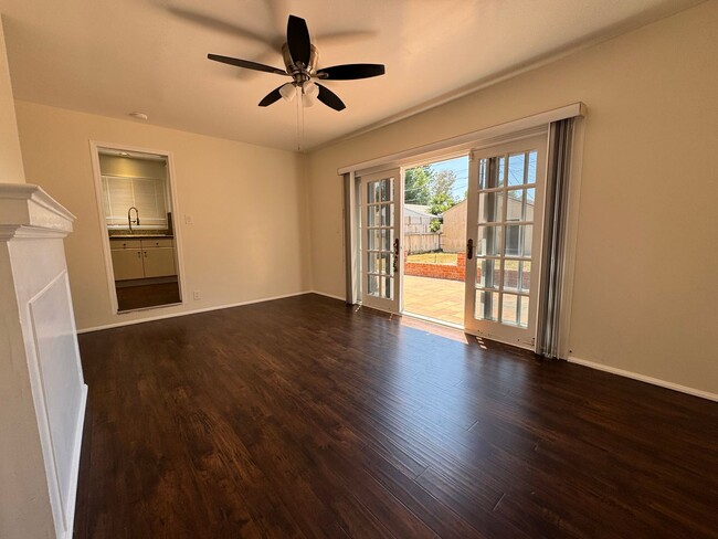 Building Photo - Beautiful Sherman Oaks Home!