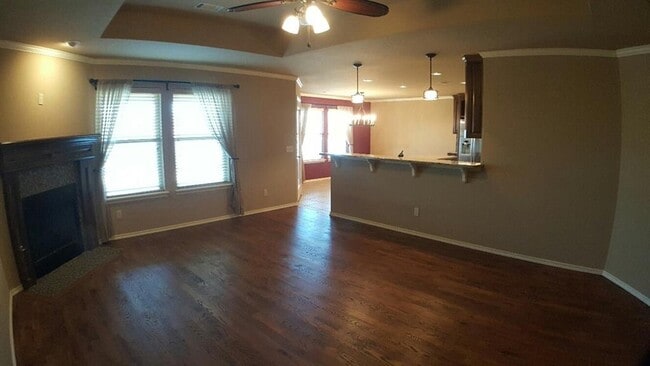 Building Photo - 7041 Cherokee Crossing West