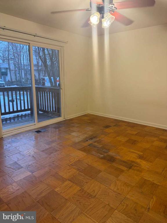 Building Photo - 8675 Seasons Way