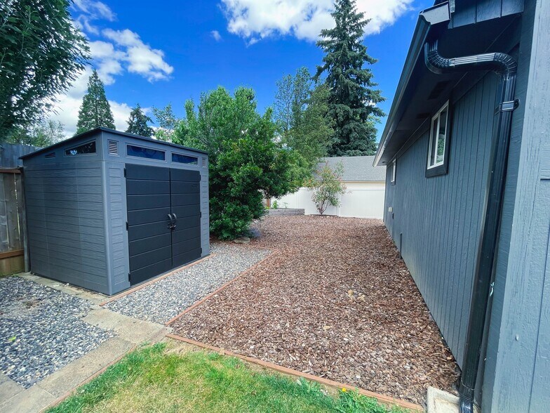 Building Photo - 4825 NE Alberta Ct