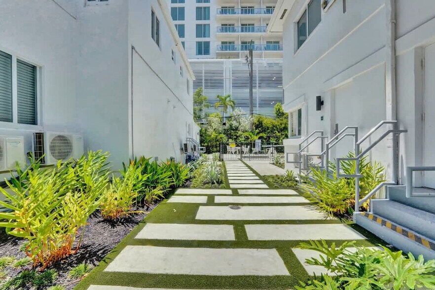 Building Photo - 3020 Seville St