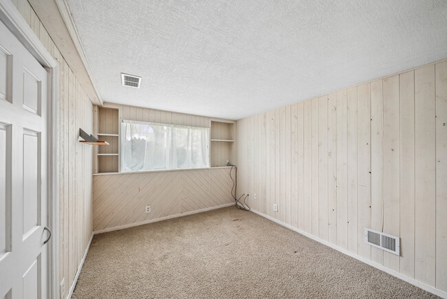 Building Photo - 1N451 Indian Knoll Rd