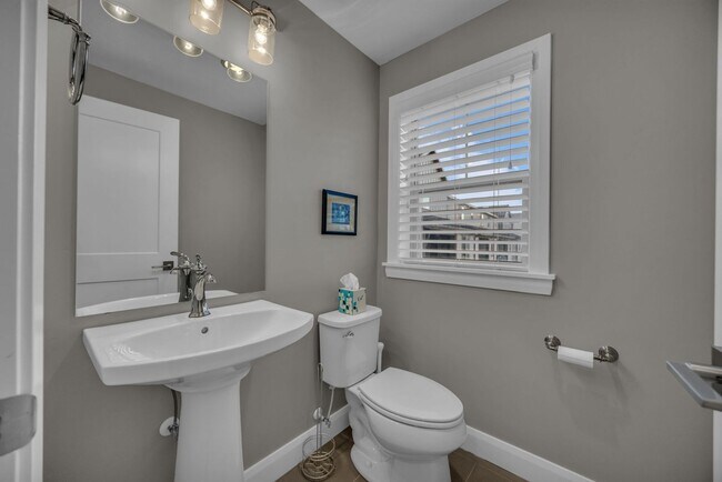 Building Photo - Wasatch Springs Gem