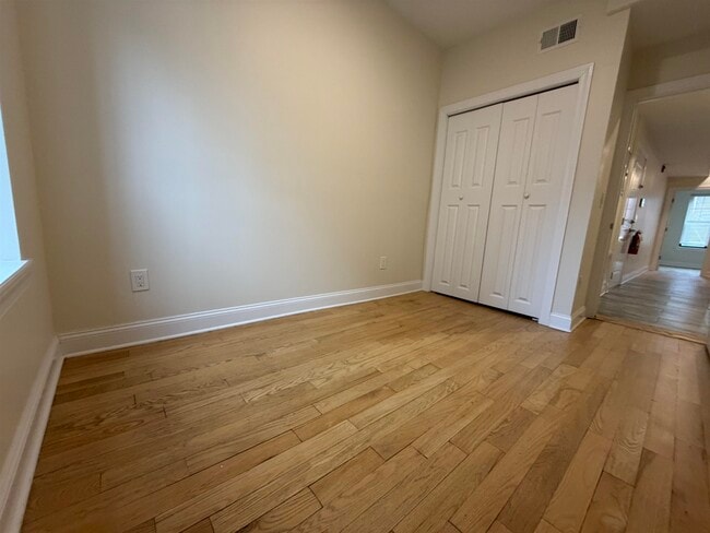 Building Photo - 84 Van Wagenen Ave