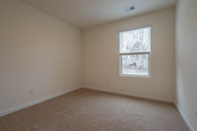 Building Photo - Beautiful newly constructed 3 bed and 2.5 bath townhouse with garage in the heart of jonesborough.