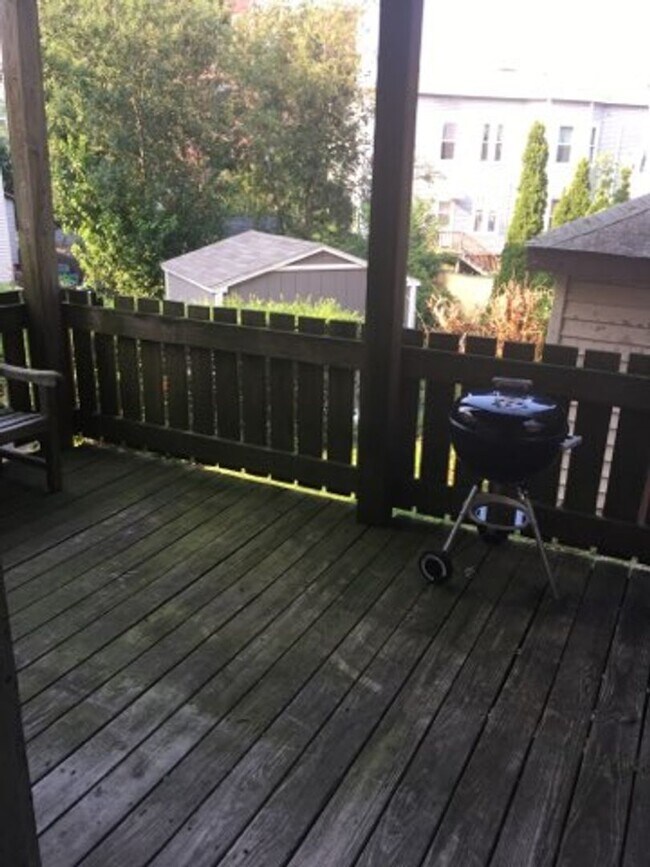 Building Photo - Great Allston 3-bed with Washer/Dryer and Private Deck!