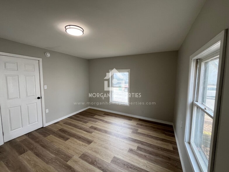 Building Photo - 324 Park Ave