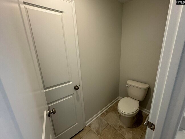 Building Photo - 3062 Hallsdale Dr