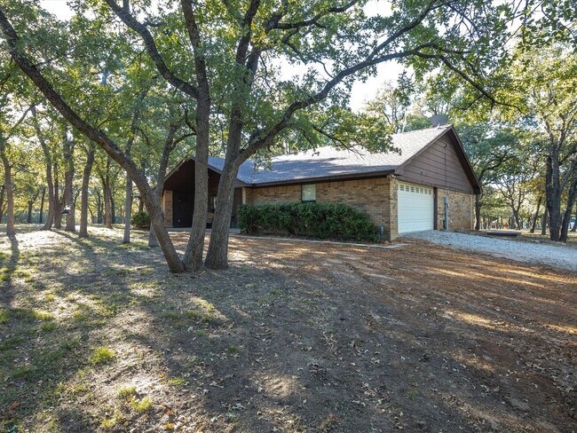 Building Photo - Gorgeous 3 bed room 2 bath in Decatur