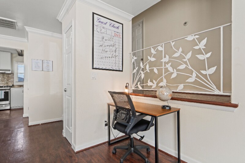 Building Photo - 9103 Columbia Ave