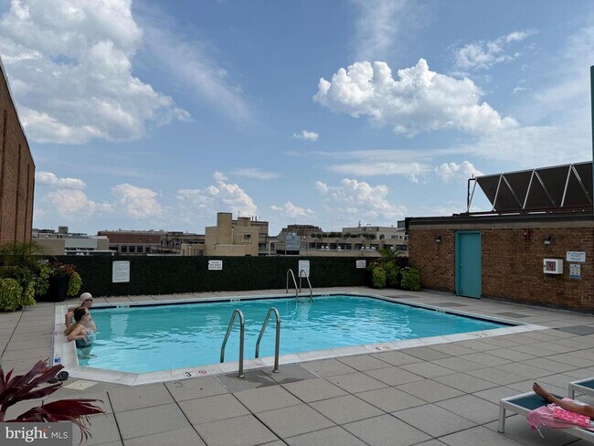 Building Photo - 1718 P St NW