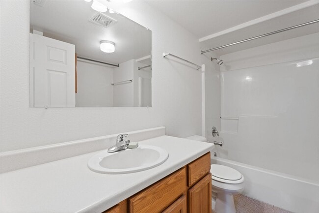 Building Photo - 814