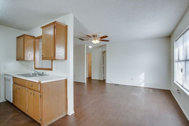 Building Photo - Convenient to SPC/Tech and Med Community