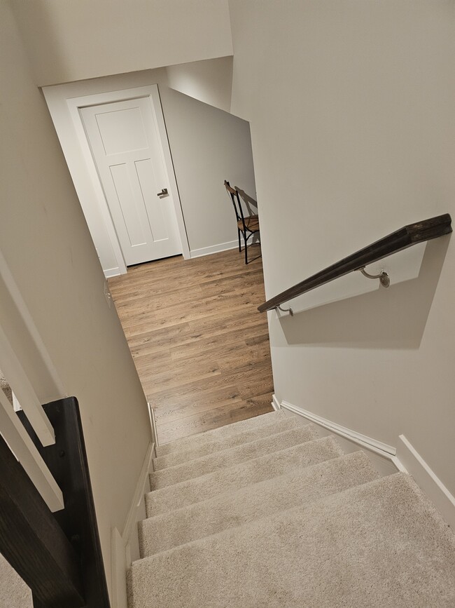 apartment entry - 5041 Montview Way