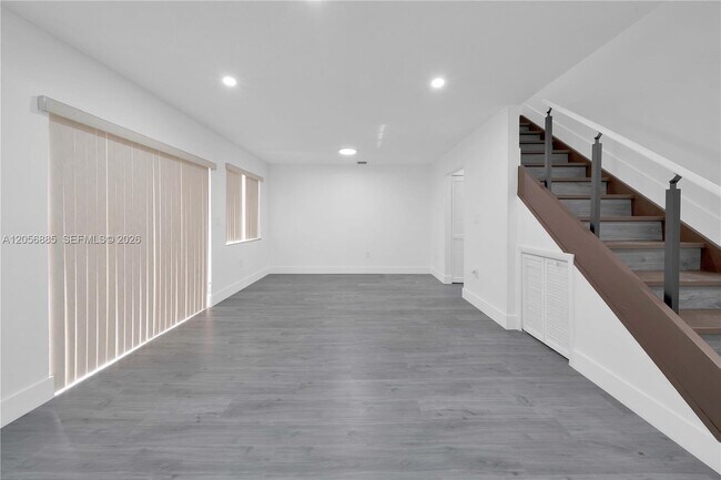 Building Photo - 1535 SW 122nd Ave