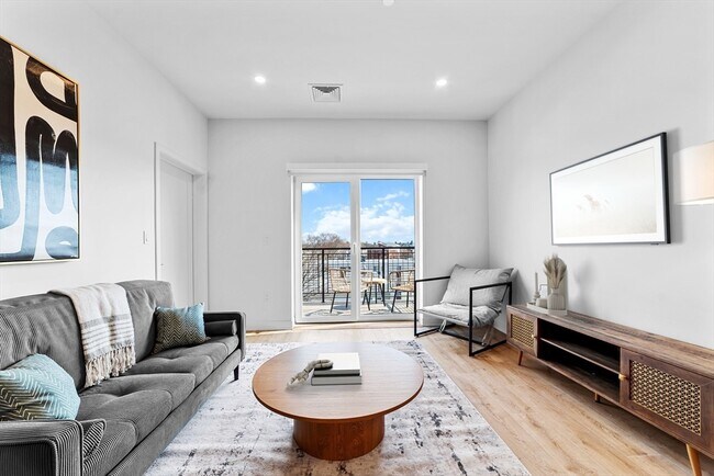 Building Photo - 500 Talbot Ave