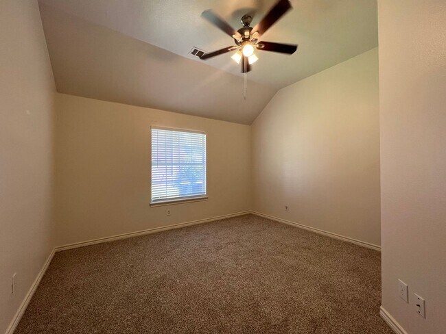 Building Photo - 1141 Nickerson Ln