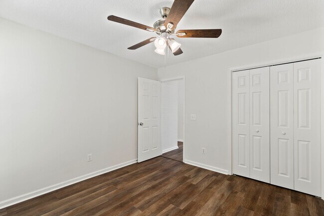 Building Photo - 371 Marshview Dr