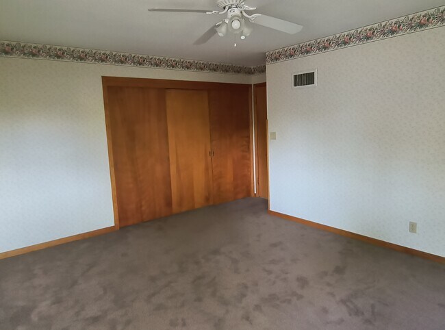 Expansive closet space in oversized Primary bedroom. - 2112 Hoeschler Dr