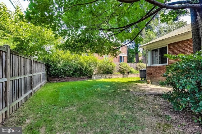 Building Photo - 8617 Lynbrook Dr