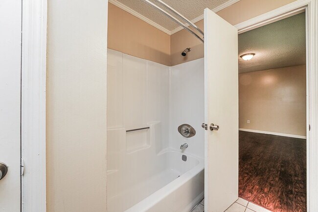 Building Photo - 3230 Westview Terrace