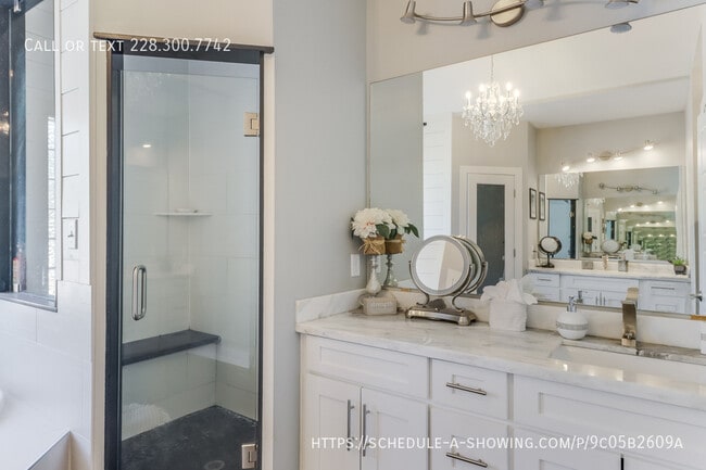 Building Photo - 1713 Shelby Ln