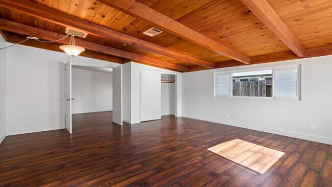 Building Photo - Charming North Vacaville Home-3bed, 2bath