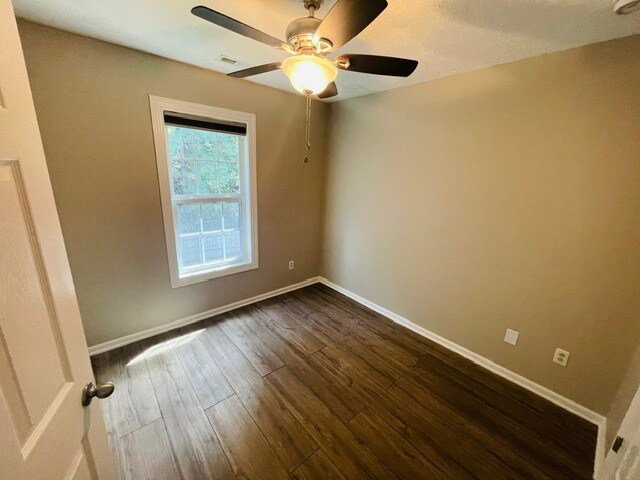 Building Photo - 156 S Forest Dr