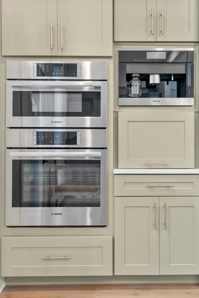 Building Photo - 424 E North Water St